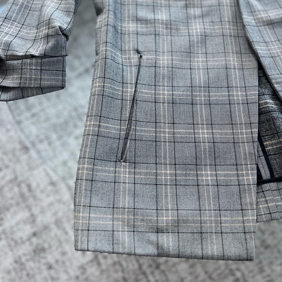 Aritzia Babaton new Power Faded Black Grid Plaid Business Casual Formal Size 2 - Picture 14 of 16